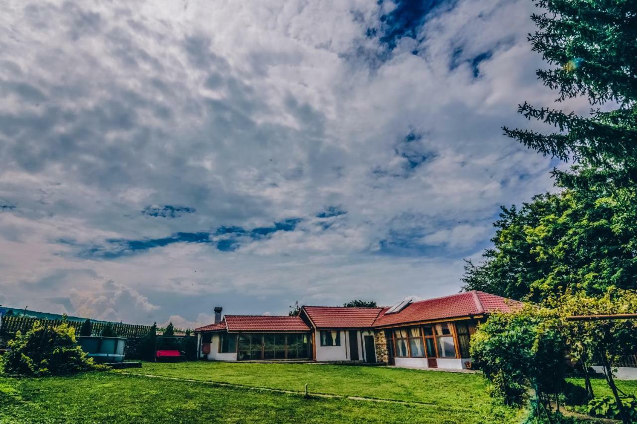 Завоя Otel Krushuna Dış mekan fotoğraf